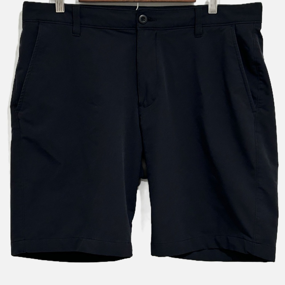 Under Armour Men’s Tech shorts. Black. Size 38.